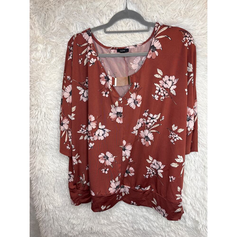 A.U.W. Women’s Brown Floral Blouse Size 3X